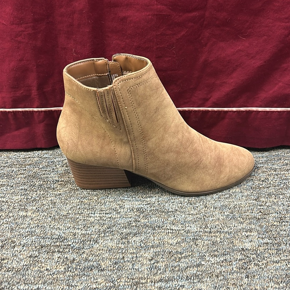 New women’s Glenda bootie soft style